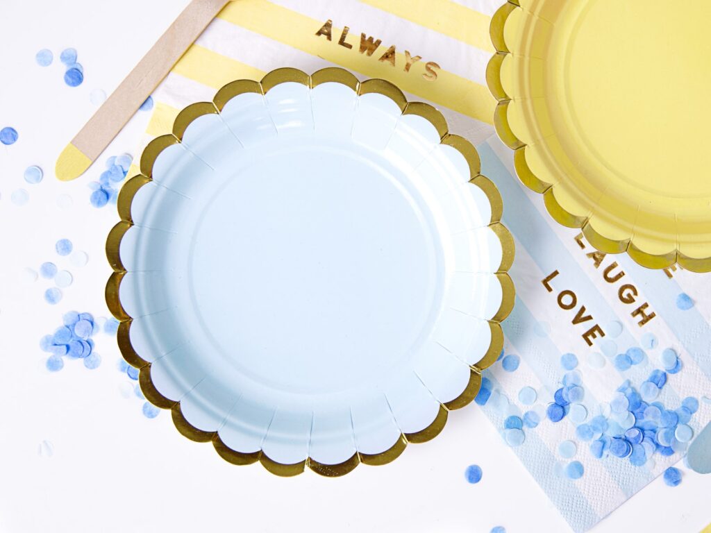 Χάρτινα Πιάτα Γαλάζιο με Χρυσό 18εκ – 6 Τεμάχια